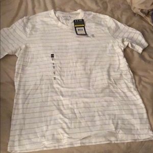 Under Armour T-shirt